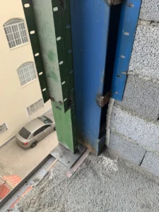 روش اجرای وال‌ پست فلزی در بلوک سبک