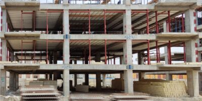 والپست اطراف پنجره